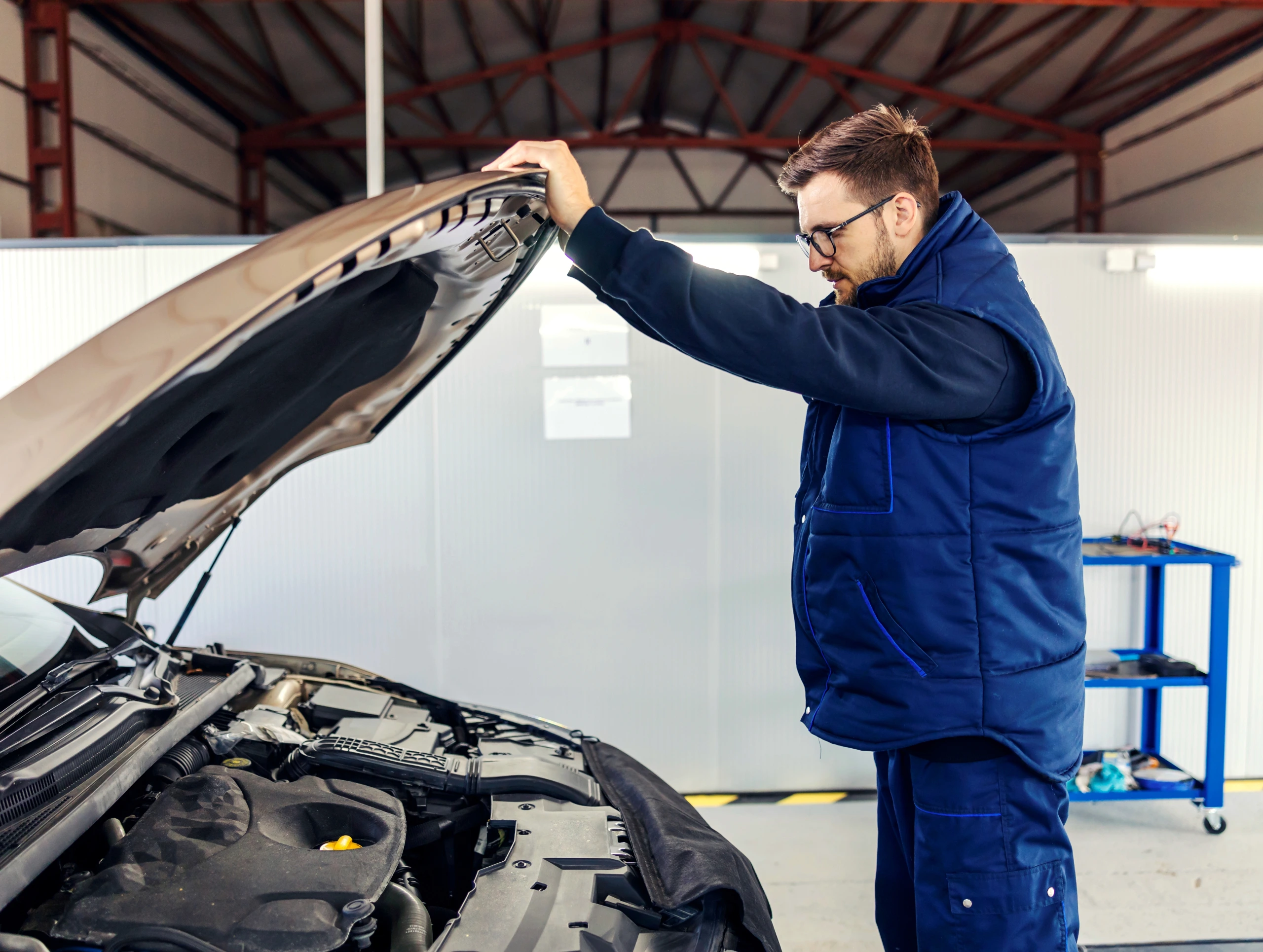 Everything You Need to Know About Installing a Car Hood